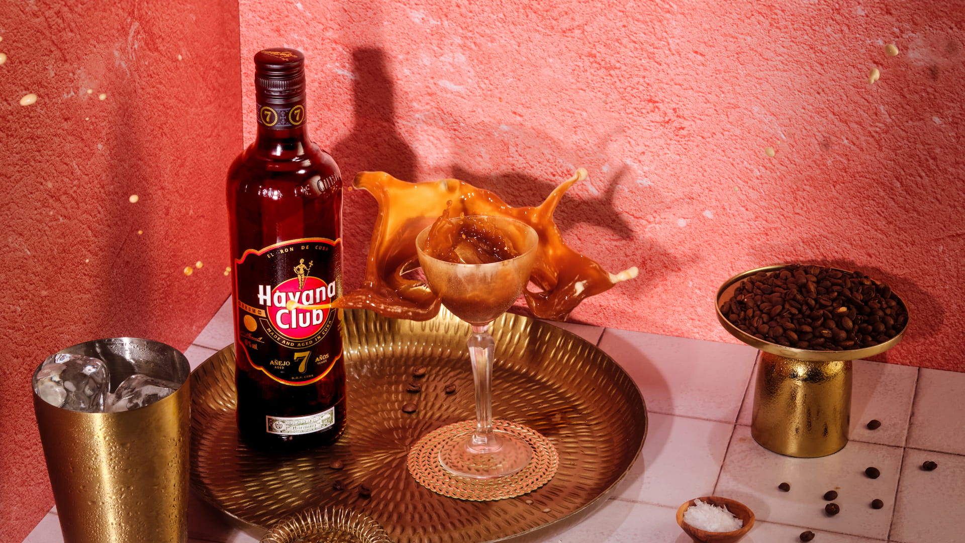 Espresso Martini mit Rum - Espresso Martini Variante mit Rum - Espresso Martini mit Rum - Espresso Martini Variante mit Rum - Espresso Martini Rezept