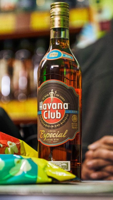 Havana Club Especial Rum Flasche