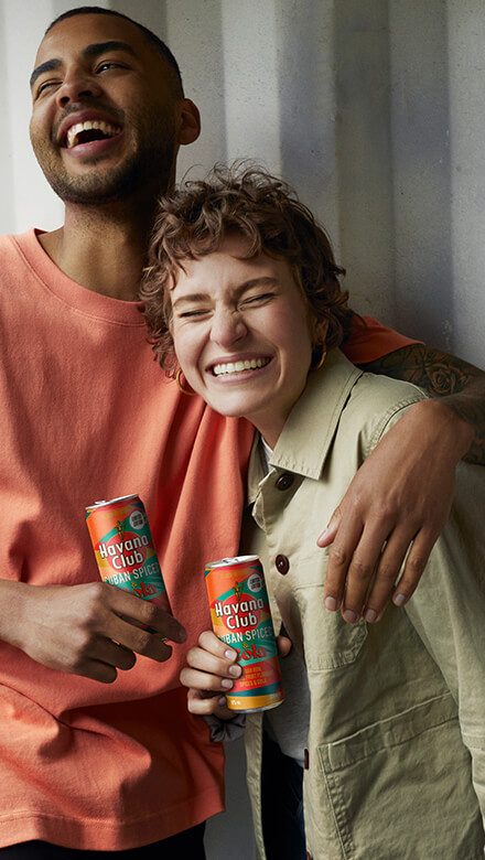 Havana Club Rum Cuban Spiced gemischt mit Cola